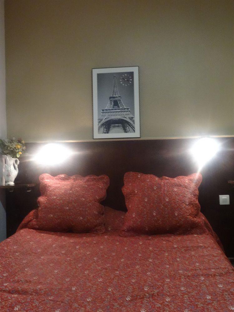 Hotel Ermitage Paris Exterior photo A room at the hotel